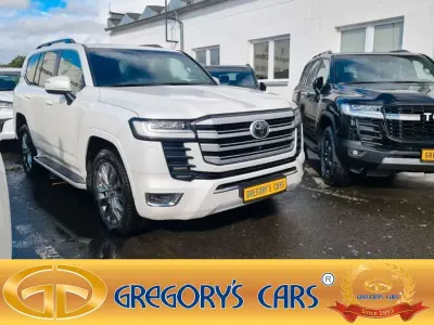 Neu Toyota Land Cruiser 303 PS (222 kW) 2026 Eminent white sparkling specia SUV