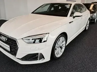 Gebraucht Audi A5 Sportback Advanced 265 PS (194 kW) 2022 Weiß Kleinwagen
