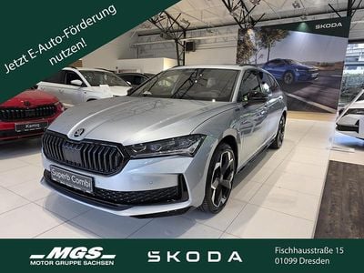 Neu Skoda Superb SportLine 204 PS (150 kW) 2025 Aluminiumsilber metallic Kombi