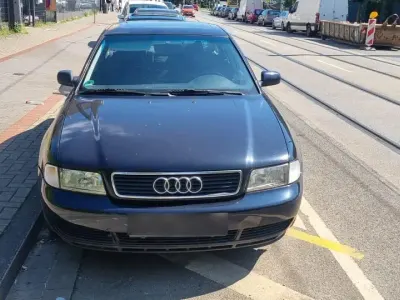 Gebraucht Audi A4 Basis 125 PS (91 kW) 1995 Blau Limousine