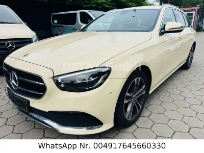 Gebraucht Mercedes E220 Avantgarde 200 PS (147 kW) 2022 Beige Limousine