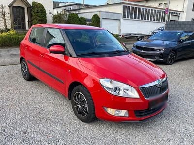 Gebraucht Skoda Fabia Ambiente 86 PS (63 kW) 2010 Rot Kleinwagen