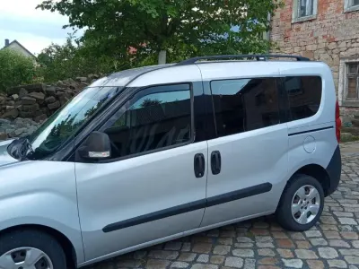 Gebraucht Opel Combo 90 PS (66 kW) 2013 Silber Van / Kleinbus