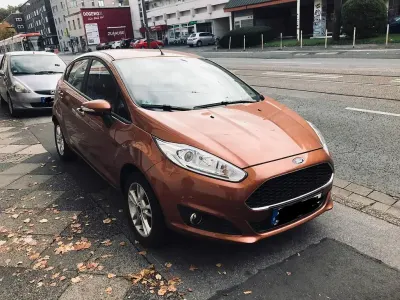 Gebraucht Ford Fiesta Celebration 80 PS (58 kW) 2016 Beige Kleinwagen