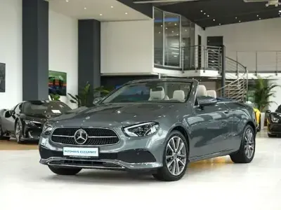 Gebraucht Mercedes E400 Avantgarde 330 PS (242 kW) 2020 Grau Cabrio
