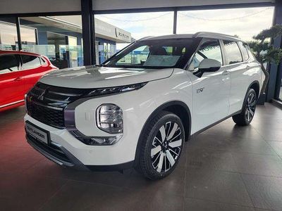 Neu Mitsubishi Outlander P-HEV Edition 306 PS (225 kW) 2025 Weiss Kombi