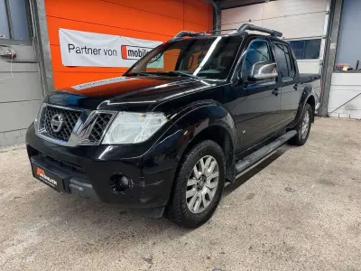 Käytetty Nissan Navara 231 HP (169 kW) 2013 Musta Nouto