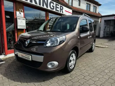 Gebraucht Renault Kangoo Luxe 114 PS (83 kW) 2016 Mokkabraun Van / Kleinbus