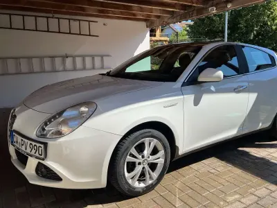 Gebraucht Alfa Romeo Giulietta 105 PS (77 kW) 2010 Weiß Kleinwagen