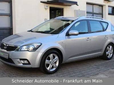 Gebraucht Kia Ceed 90 PS (66 kW) 2012 Silber (metallic) Kleinwagen