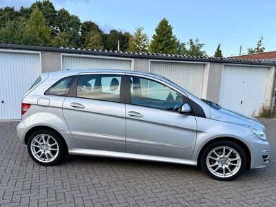 Mercedes B200