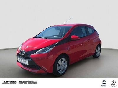Gebraucht Toyota Aygo X-play 69 PS (50 kW) 2015 Rot Kleinwagen