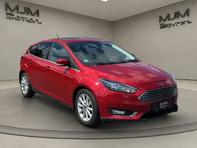 Gebraucht Ford Focus Titanium 120 PS (88 kW) 2016 Rot Limousine