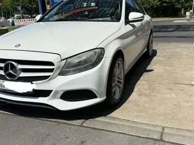 Gebraucht Mercedes C180 Exclusive 156 PS (114 kW) 2015 Weiß Limousine