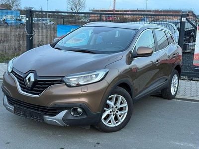 Braun Gebraucht 2015 Renault Kadjar XMOD SUV | 10.899 € (Fairer Preis)