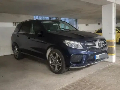 Używany Mercedes GLE350 257 KM (189 kW) 2017 Niebieski SUV