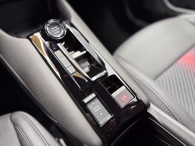 Neu Alfa Romeo GT Junior Edizione Speciale 148 PS (108 kW) 2026 Grau metallic 519 SUV