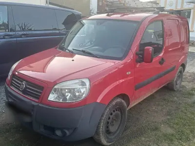 Gebraucht Fiat Doblò 100 PS (73 kW) 2007 Rot Van / Kleinbus