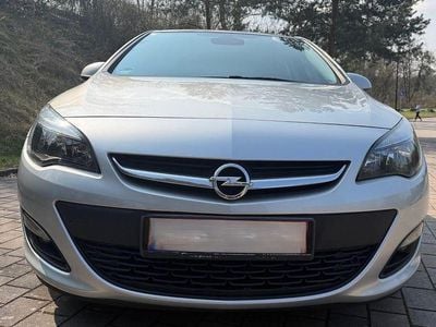 Gebraucht Opel Astra Edition 140 PS (102 kW) 2015 Silber Limousine