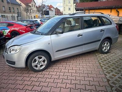 Gebraucht Skoda Fabia Family 86 PS (63 kW) 2010 Blau Kombi