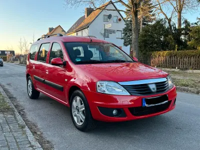 Używany Dacia Logan MCV Lauréate 101 KM (74 kW) 2010 Czerwony Kombi