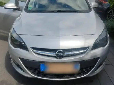 Gebraucht Opel Astra 116 PS (85 kW) 2013 Silber Kombi