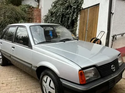 Gebraucht Opel Ascona 90 PS (66 kW) 1981 Silber Limousine