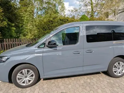 Używany VW Caddy 116 KM (85 kW) 2024 Szary Minivan