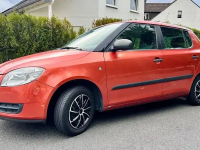 Gebraucht Skoda Fabia Cool Edition 60 PS (44 kW) 2009 Orange Limousine
