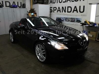 Schwarz metallic Gebraucht 2009 Mercedes SLK200 Cabrio | 16.985 € (Teuer)