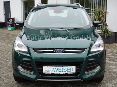 Usado Ford Kuga Titanium 150 HP (110 kW) 2016 Verde SUV