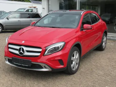 Gebraucht Mercedes GLA220 170 PS (125 kW) 2014 Rot SUV