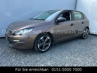 Gebraucht Peugeot 308 Access 131 PS (96 kW) 2015 Braun Limousine