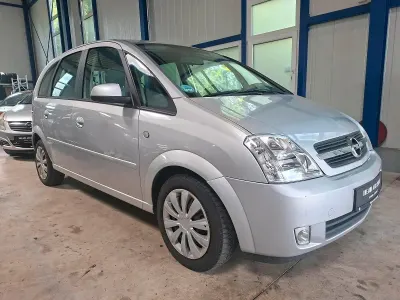 Gebraucht Opel Meriva 100 PS (73 kW) 2003 Silber Van / Kleinbus