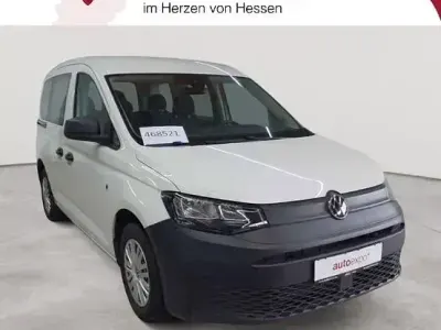 Używany VW Caddy 102 KM (75 kW) 2023 Biały Minivan