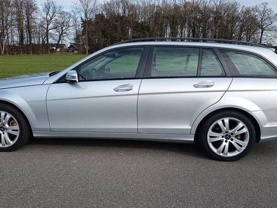 Usata Mercedes C200 136 CV (100 kW) 2013 Argento Berlina