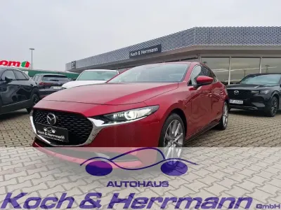 Neu Mazda 3 Center-Line 140 PS (102 kW) 2026 Rot Limousine