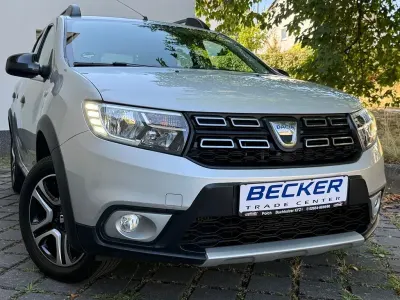 Gebraucht Dacia Sandero Celebration 90 PS (66 kW) 2018 Silber Limousine
