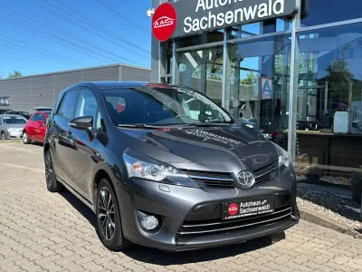 Gebraucht Toyota Verso Edition-S 147 PS (108 kW) 2018 Grey metallic Van / Kleinbus