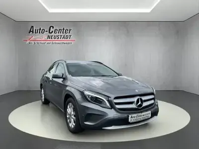 Gebraucht Mercedes GLA200 156 PS (114 kW) 2014 Grau SUV