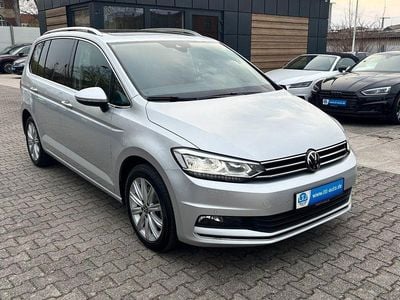 Gebraucht VW Touran Highline 150 PS (110 kW) 2024 Silber Van / Kleinbus