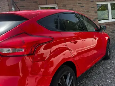 Używany Ford Focus Business Edition 150 KM (110 kW) 2018 Czerwony Sedan/Limuzyna