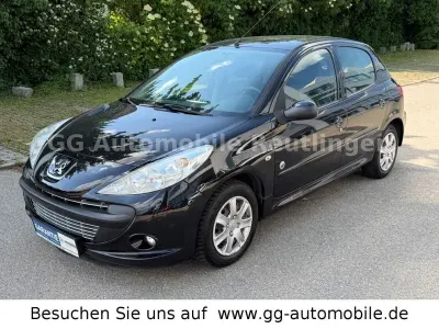 Gebraucht Peugeot 206 73 PS (53 kW) 2012 Schwarz Limousine