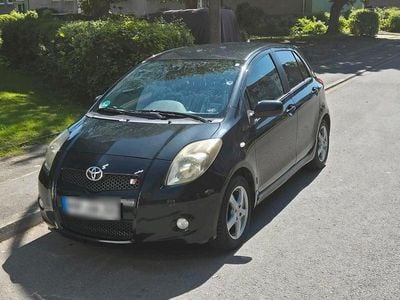 Second-hand Toyota Yaris 133 CP (97 kW) 2008 Negru Hatchback