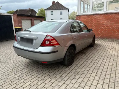 Używany Ford Mondeo 110 KM (80 kW) 2005 Szary Sedan/Limuzyna