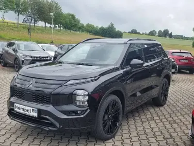 Gebraucht Mitsubishi Outlander P-HEV 306 PS (225 kW) 2026 Kristallschwarz SUV