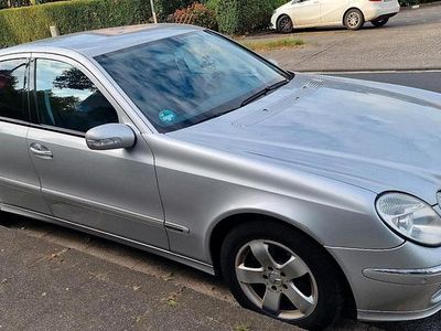 Gebraucht Mercedes 220 150 PS (110 kW) 2002 Silber Limousine