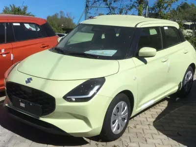 Nuova Suzuki Swift Club 83 CV (61 kW) 2025 Giallo Utilitaria