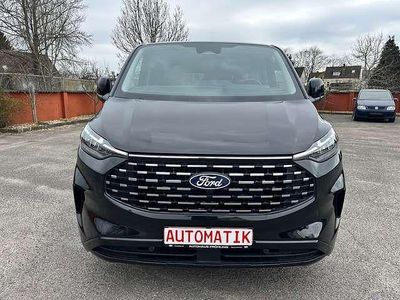 Gebraucht Ford Tourneo Titanium 136 PS (100 kW) 2025 Van / Kleinbus