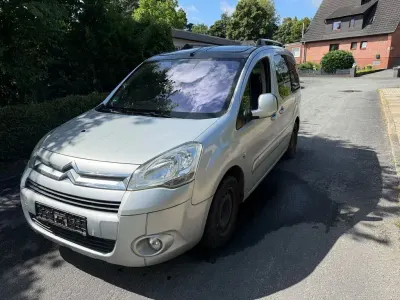 Gebraucht Citroën Berlingo 98 PS (72 kW) 2010 Silber Van / Kleinbus